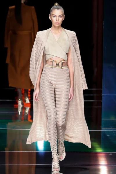 Look 22